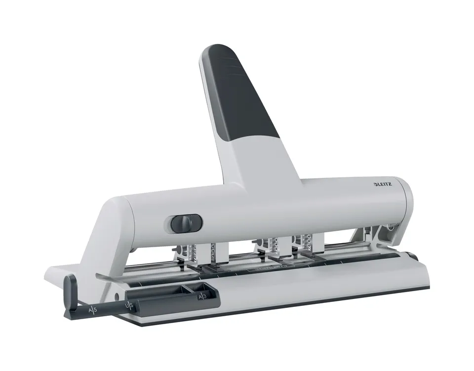 leitz-akto-perforatrice-regolabile-4-punzoni-argento-fino-a-6-fori-30-fogli image 1