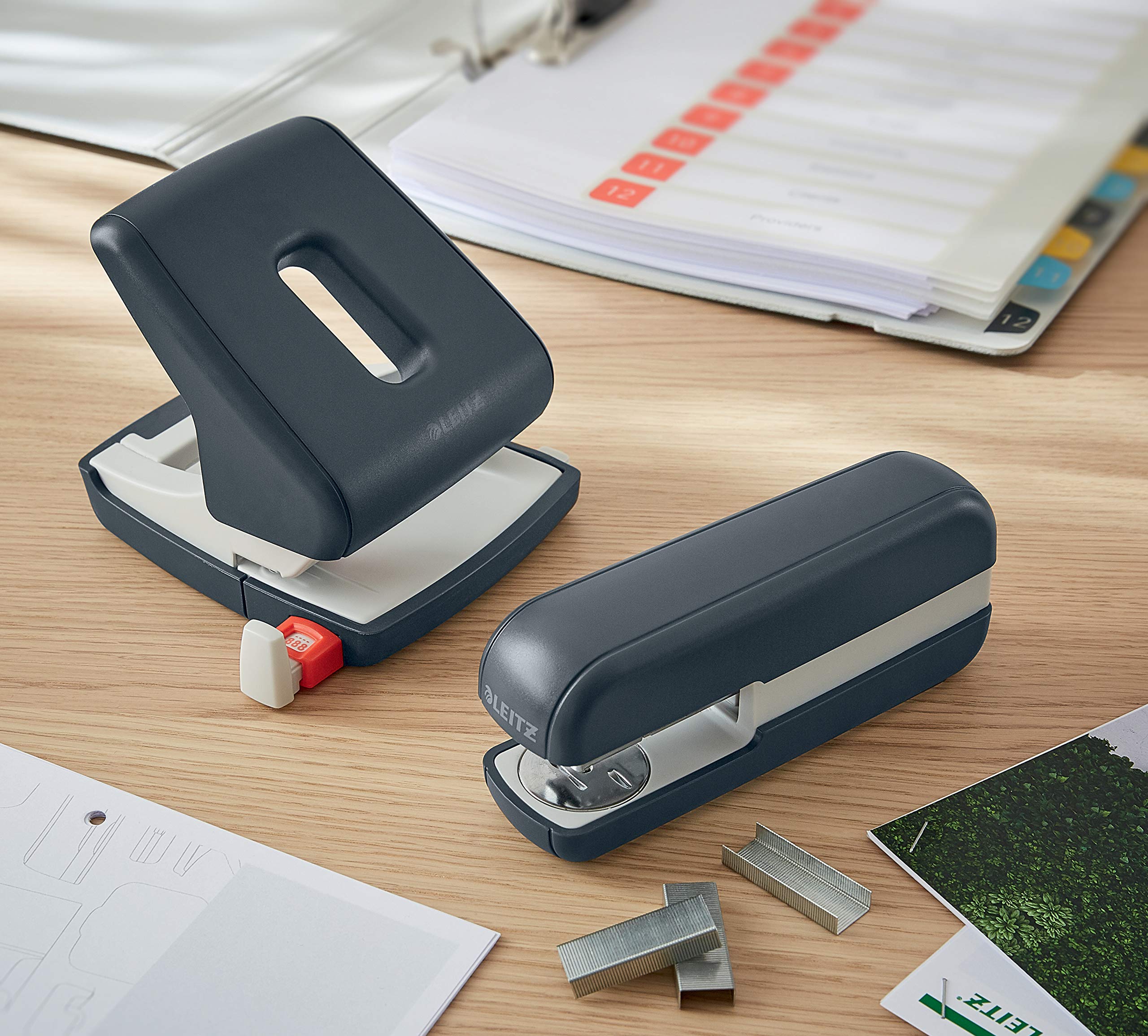 leitz-cucitrice-petrus-cosy-30-fogli-grigio-velluto image 3