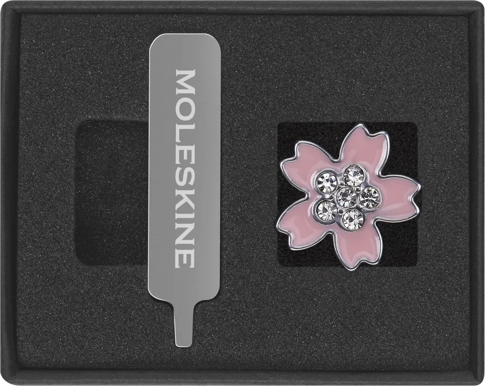 moleskine-pin-sakura-charm-fiore-zinco-28-mm-argento image 1