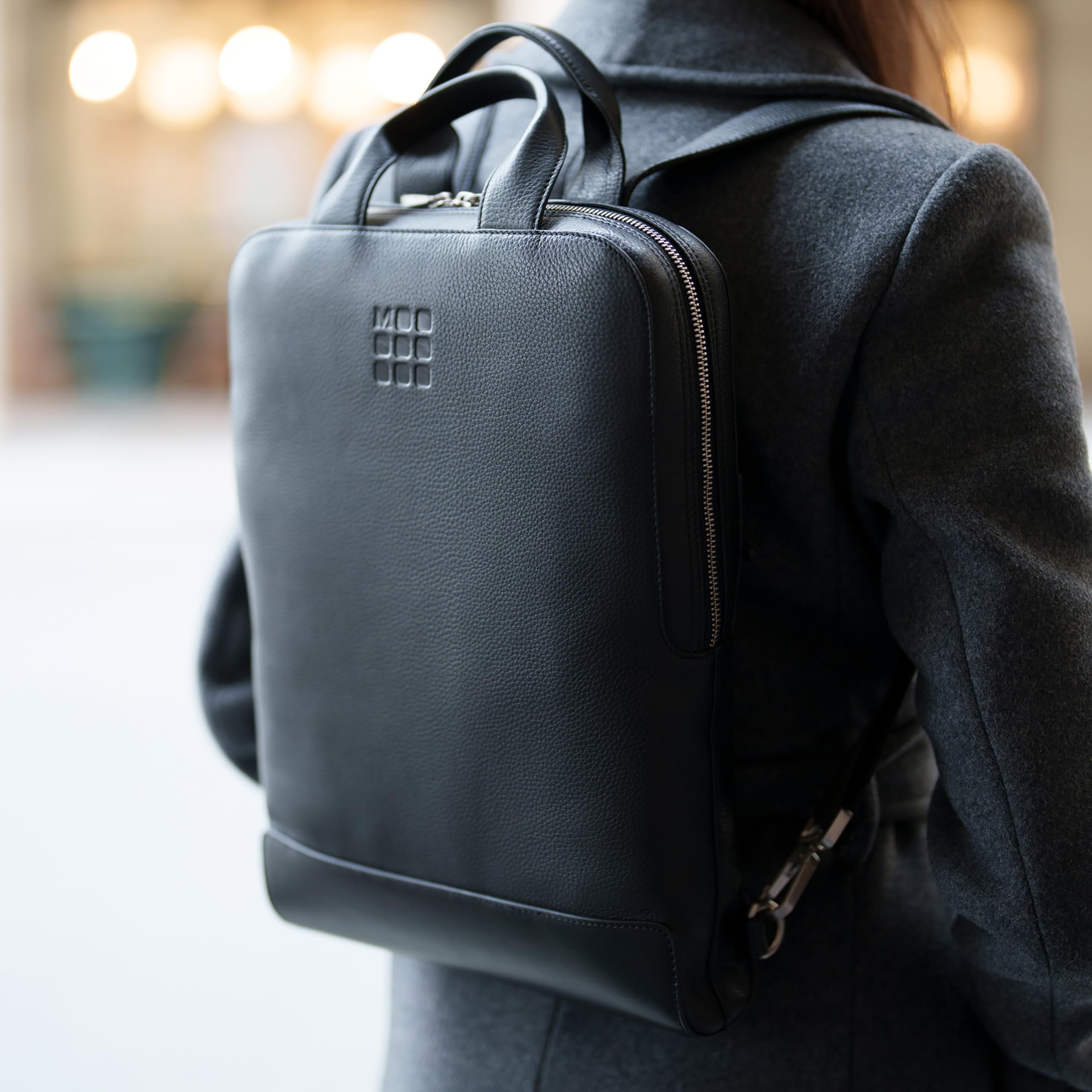 moleskine-device-bag-classic-leather-verticale-pelle-nero-15-30x8-5x40-cm image 7