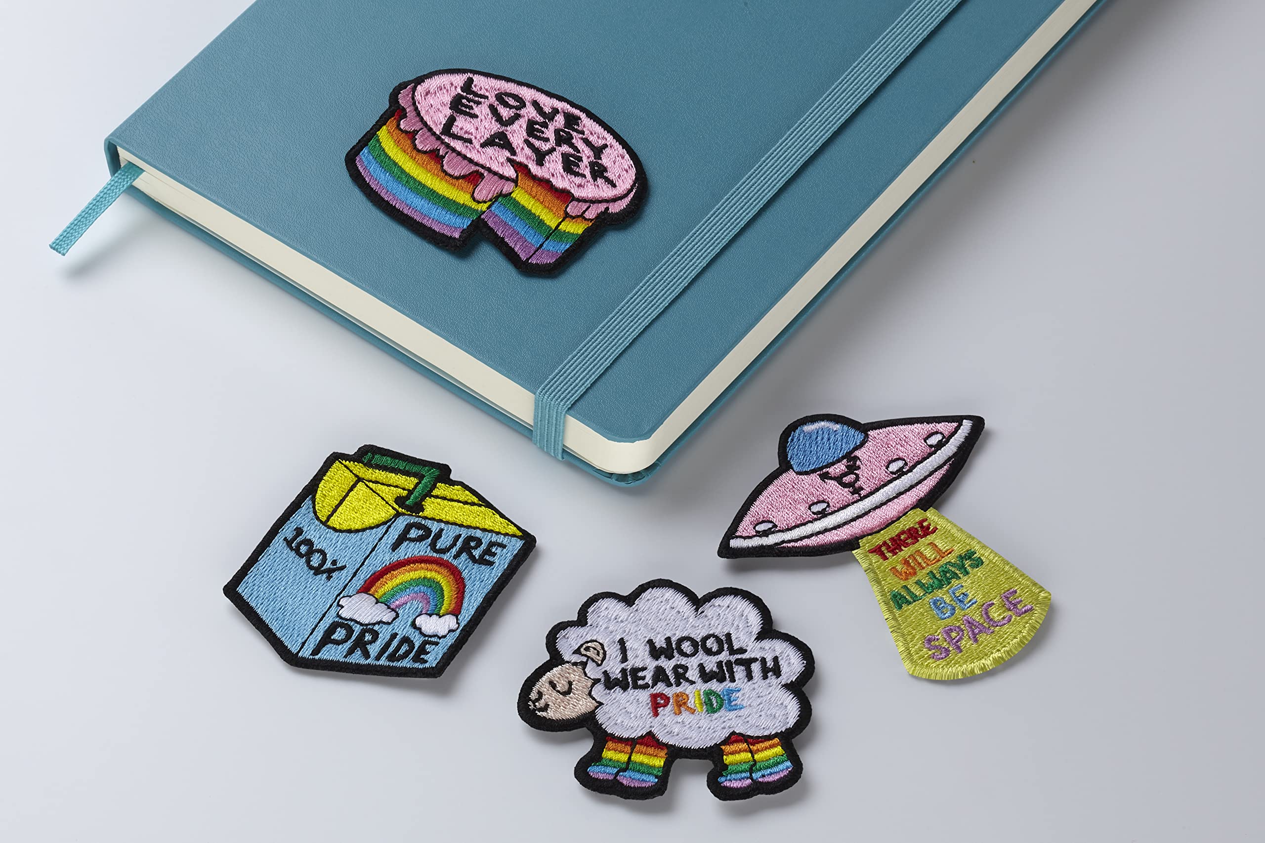 moleskine-patch-adesivo-pride-cake-love-every-layer-5x5-cm image 4
