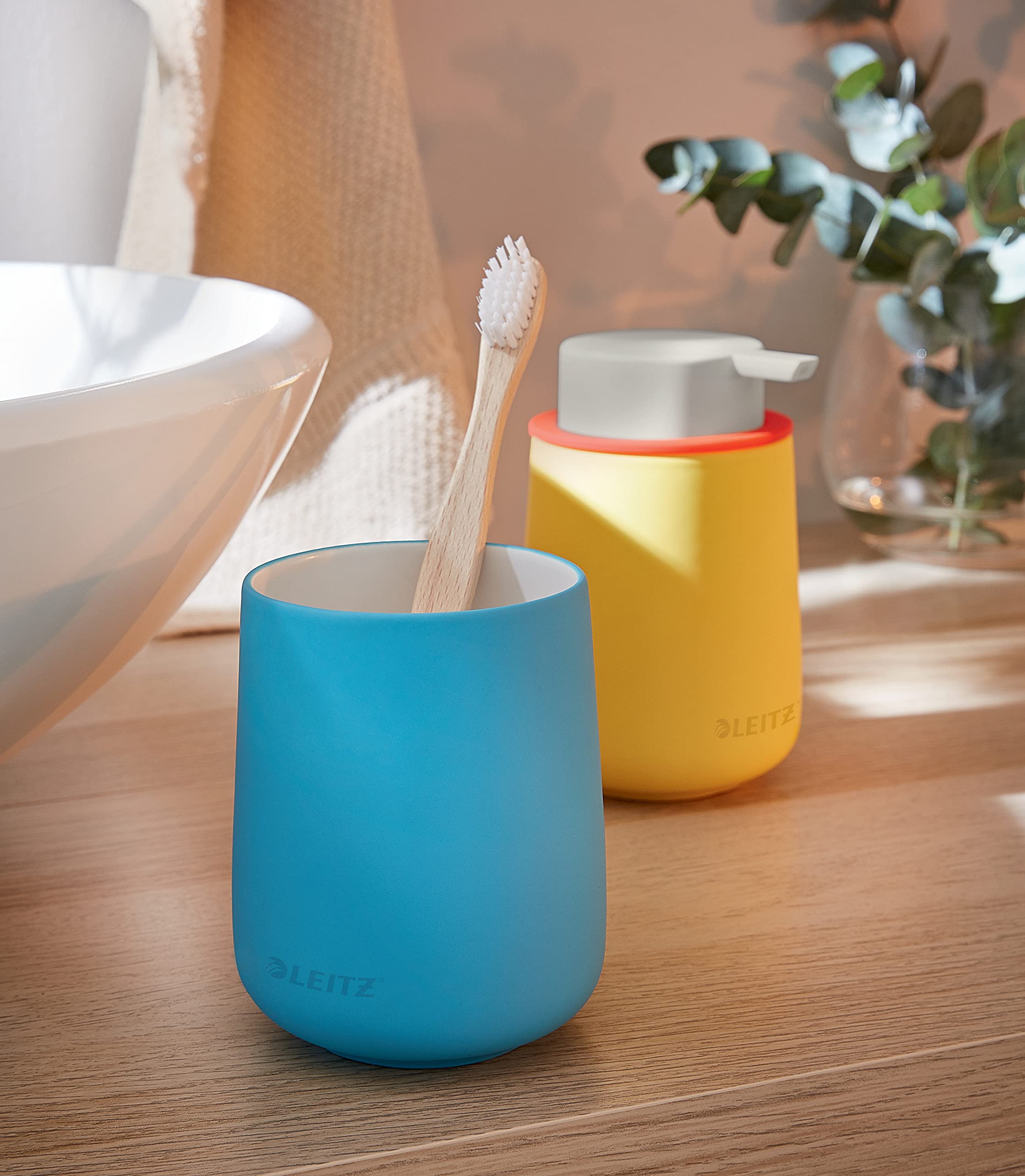 leitz-cosy-portapenne-in-ceramica-blu-calmo-85x108mm-53290061 image 4