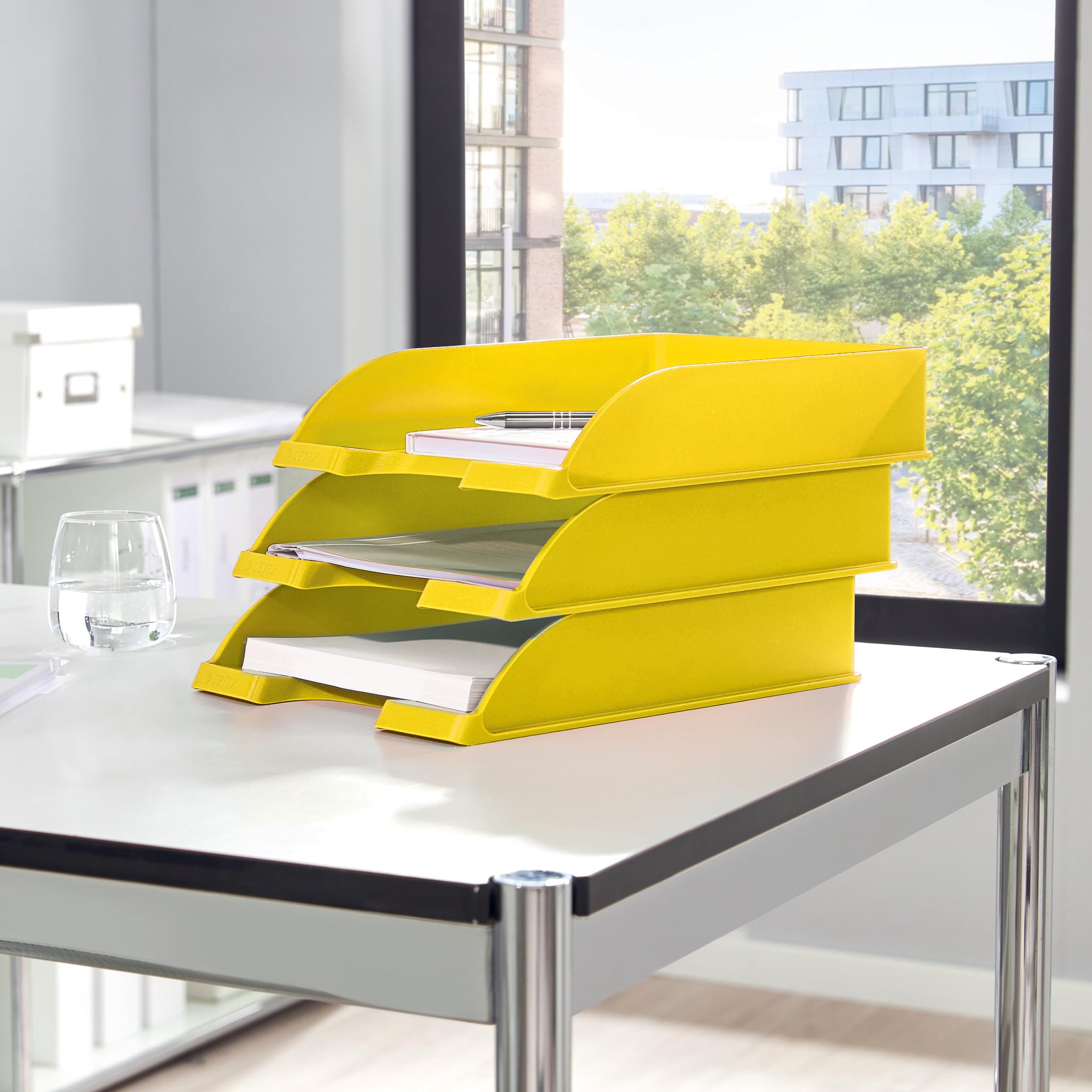 leitz-wow-vaschetta-portacorrispondenza-a4-giallo-52263016 image 2