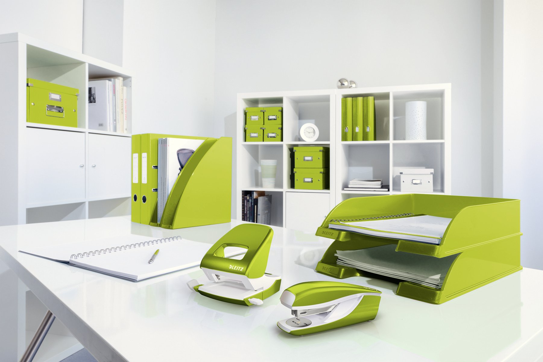 leitz-wow-mini-perforatore-2-fori-metallo-verde-10-fogli image 2