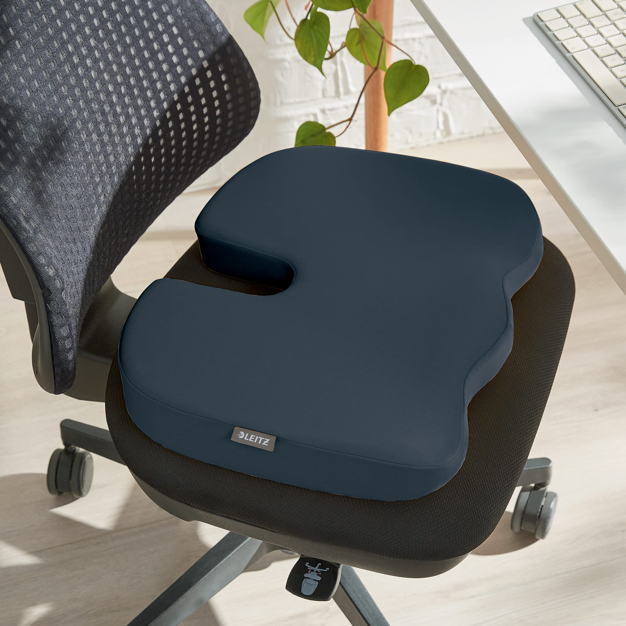 leitz-ergo-cosy-cuscino-per-sedia-in-schiuma-grigio-velluto-355x455-mm image 3