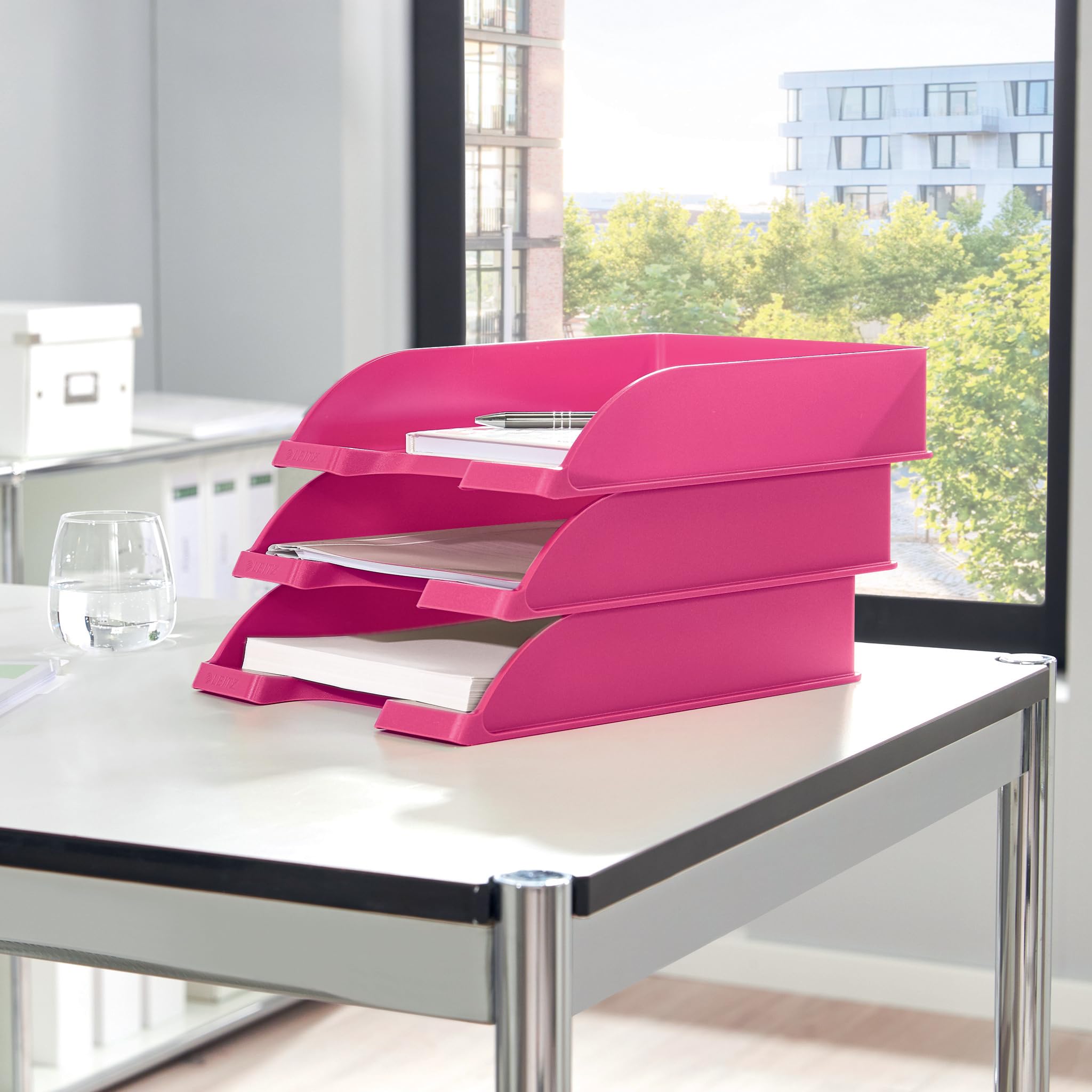 leitz-wow-vaschetta-portacorrispondenza-plus-a4-fucsia-metallizzato image 2