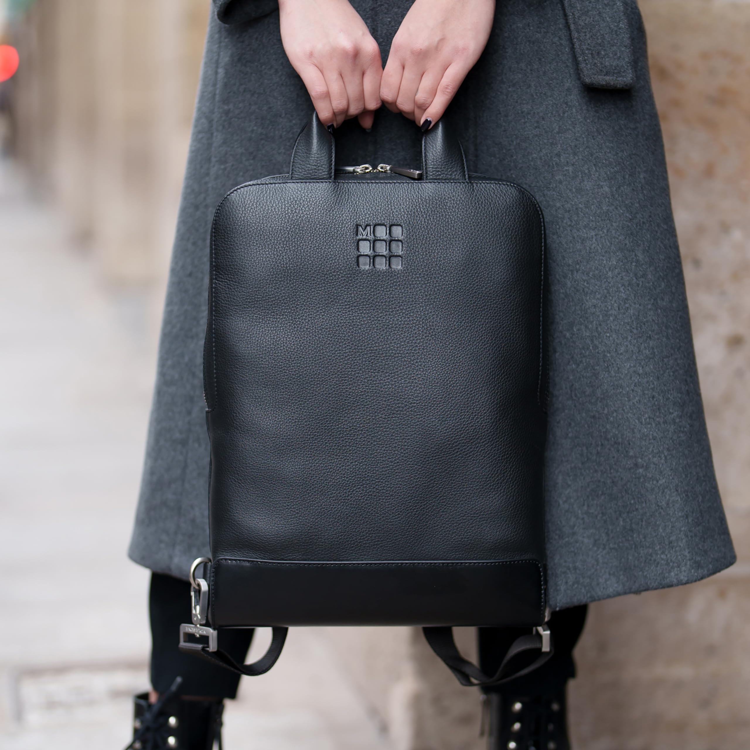 moleskine-device-bag-classic-leather-verticale-pelle-nero-15-30x8-5x40-cm image 8