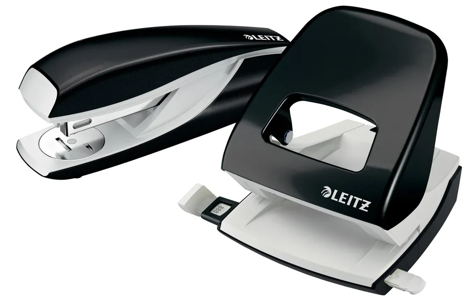 leitz-wow-set-cucitrice-perforatore-30-fogli-nero-50951095 image 1